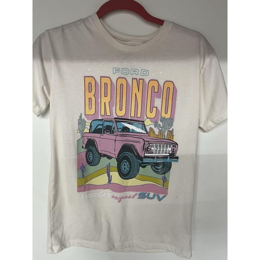 Ford Bronco Graphic T-Shirt Women Medium Pink Retro SUV Desert Graphic White